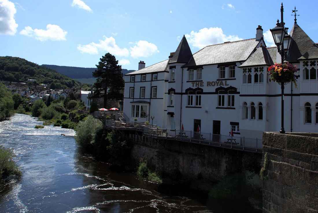 The Royal Hotel Llangollen Exterior photo
