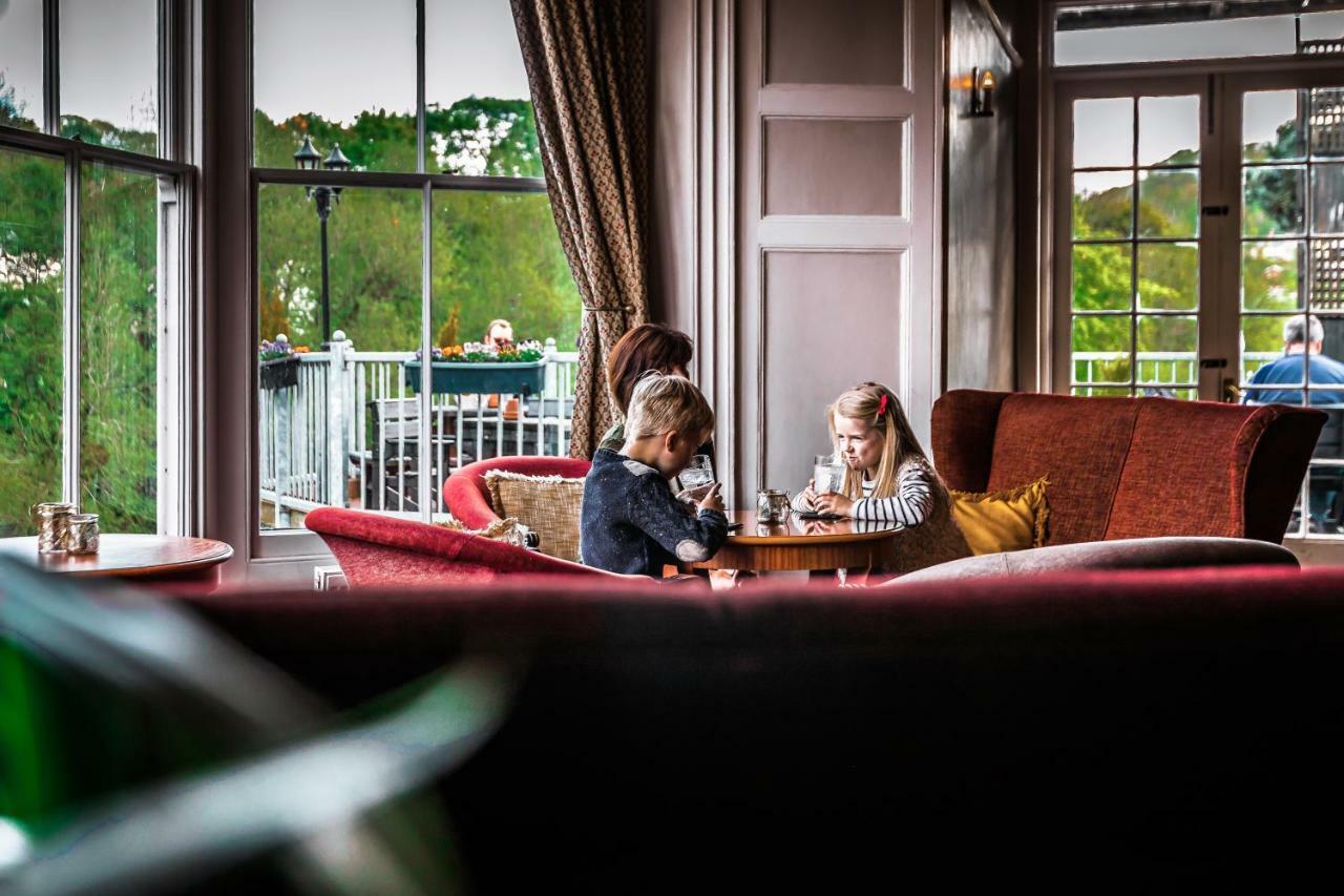 The Royal Hotel Llangollen Exterior photo
